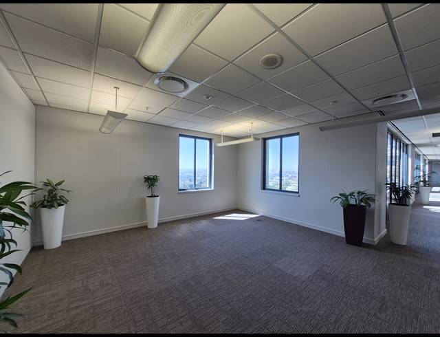 1,563M² OFFICE TO LET IN SANDTON CENTRAL